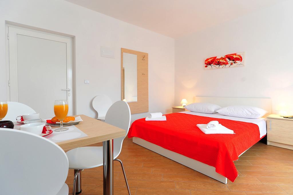 Apartments Ka - Ro Bibinje Phòng bức ảnh